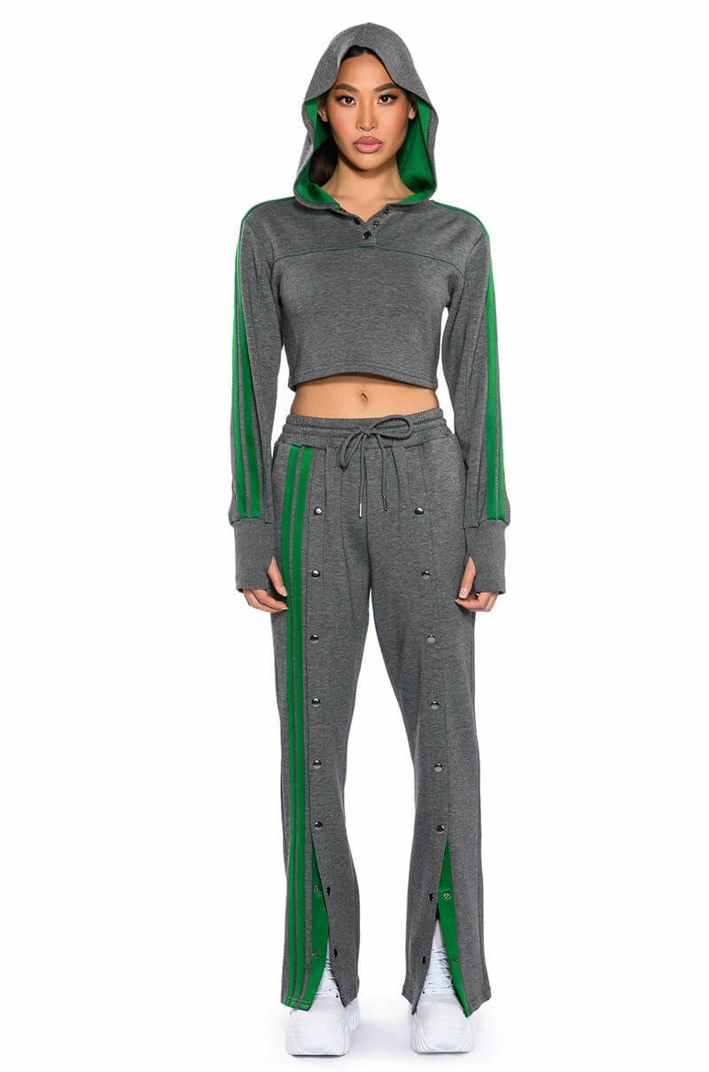 ACQUAINTED CROPPED HOODIE - Image 4