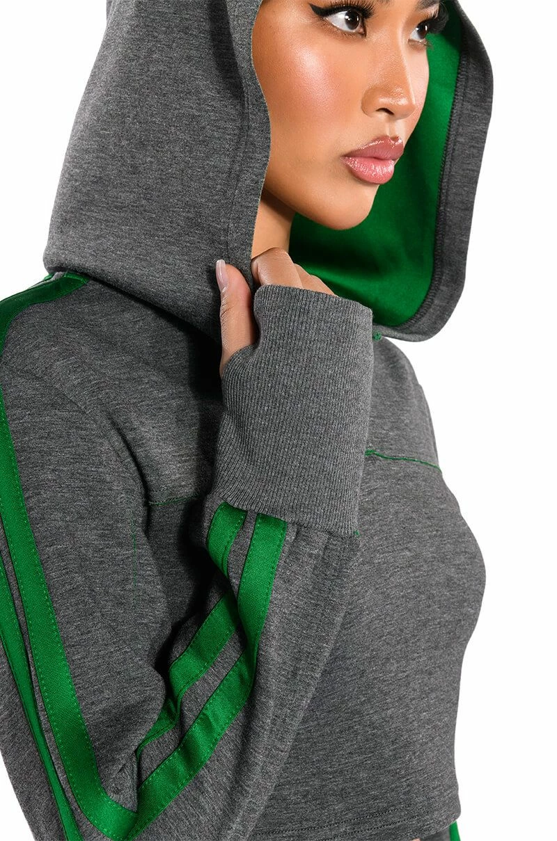 ACQUAINTED CROPPED HOODIE - Image 9