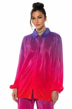 DAY TO NIGHT PLEATED SATIN BUTTON DOWN IN RED MULTI