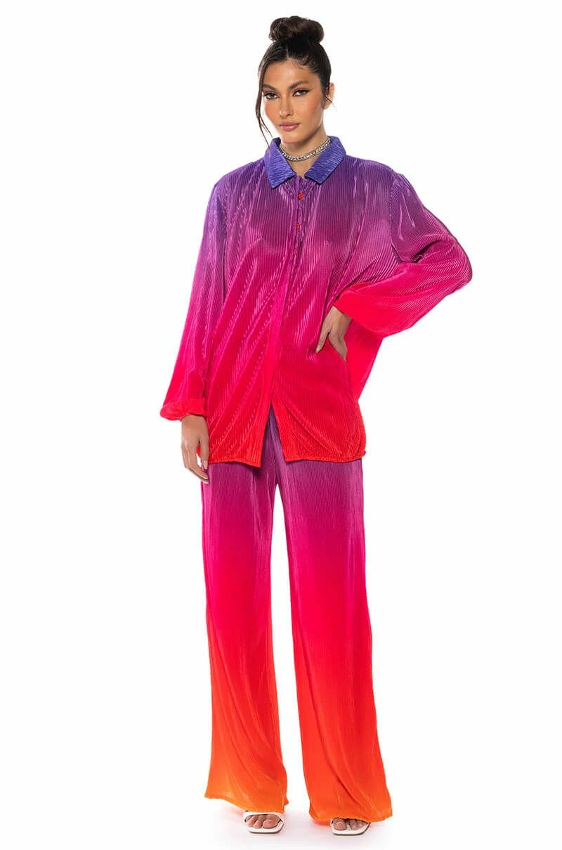 DAY TO NIGHT PLEATED SATIN BUTTON DOWN IN RED MULTI 4 DAY TO NIGHT PLEATED SATIN BUTTON DOWN IN RED MULTI - Image 4