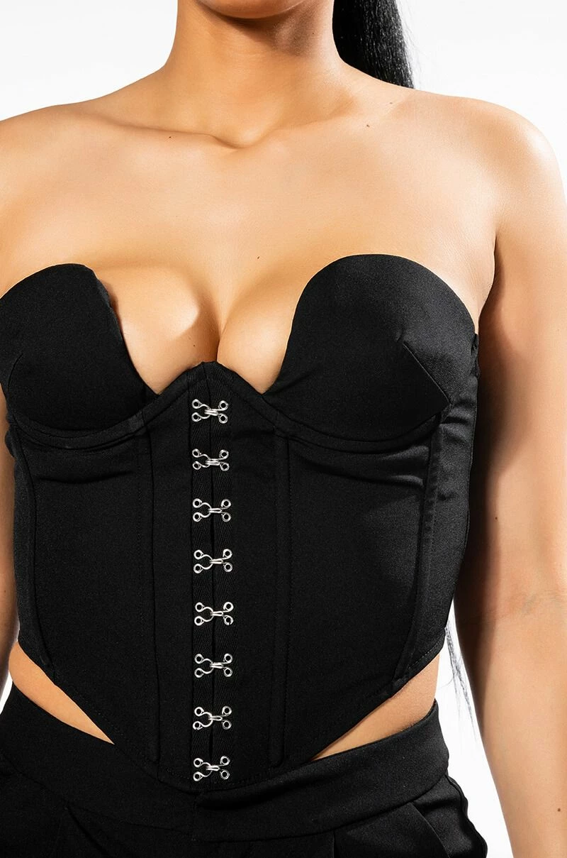GRETEL STRAPLESS CORSET IN BLACK - Image 9