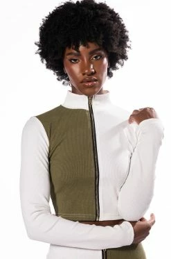 HALF N HALF ZIPPER TOP