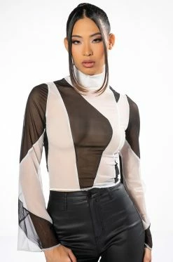 HOMETOWN MESH LONG SLEEVE TOP