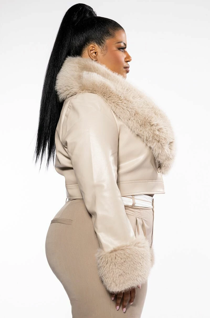 PLUS GISELE CROP MOTO BLAZER - Image 4