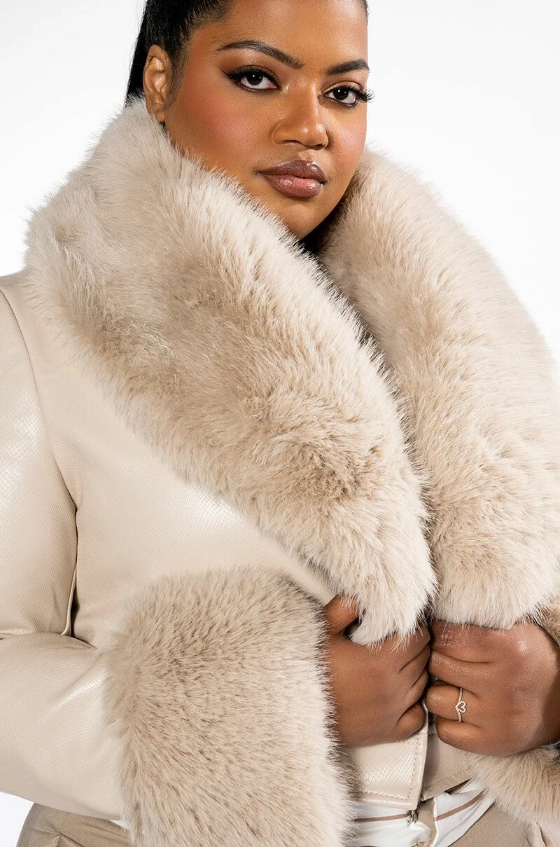 PLUS GISELE CROP MOTO BLAZER - Image 6